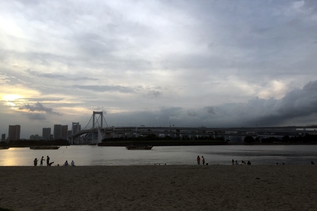 1630～ 「お台場海浜公園」で夕陽を見ながら海遊び２