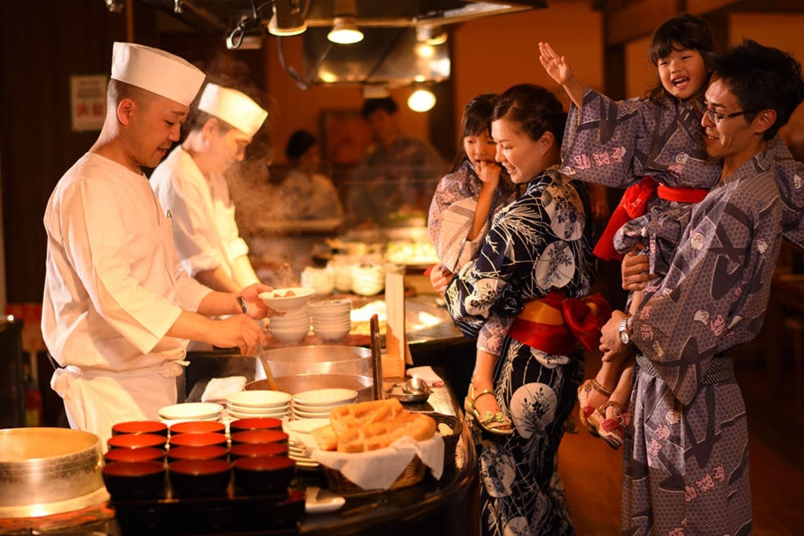 バイキングが人気の温泉旅館・ホテル10選！格安・食べ放題で家族旅行におすすめ